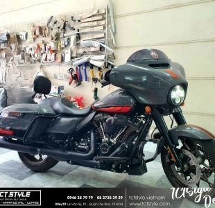 Harley StreetGlide lên tem CVO 