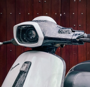 VESPA - PHỐI ĐEN TRẮNG