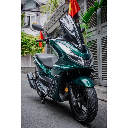 Dán đổi màu ngọc lục bảo siêu đẹp cho HONDA PCX