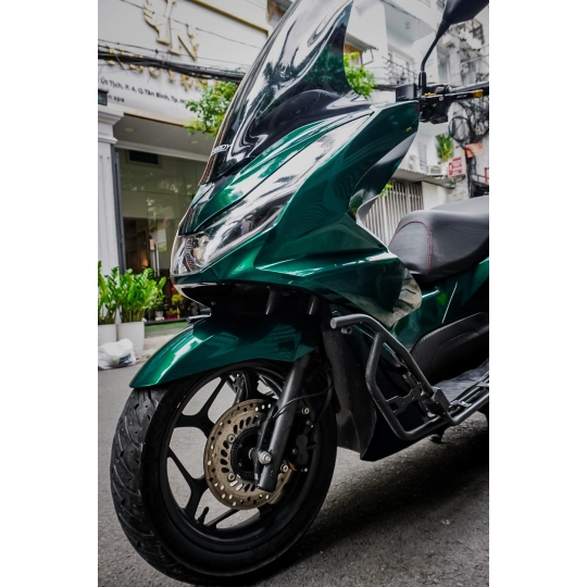Dán đổi màu ngọc lục bảo siêu đẹp cho HONDA PCX