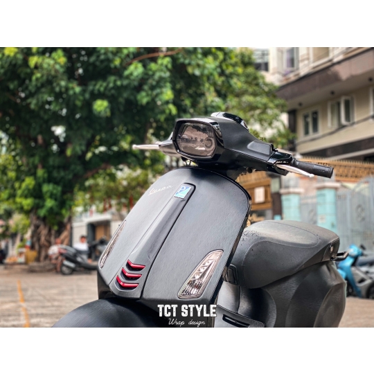 VESPA - ĐEN NHÁM