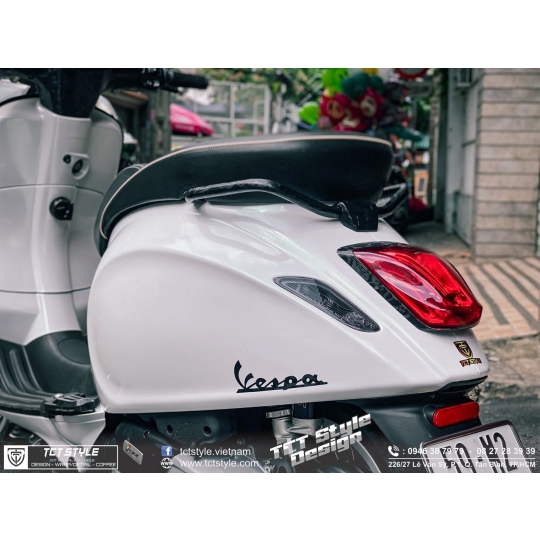 VESPA - PHỐI ĐEN TRẮNG