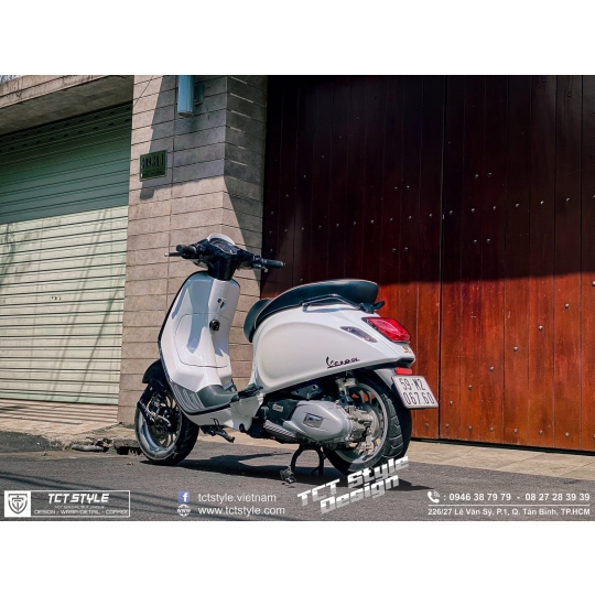 VESPA - PHỐI ĐEN TRẮNG