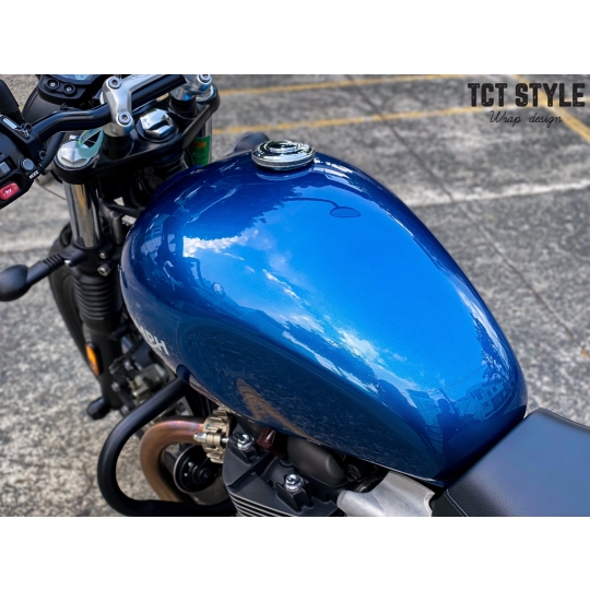 TRIUMPH STREET TWIN